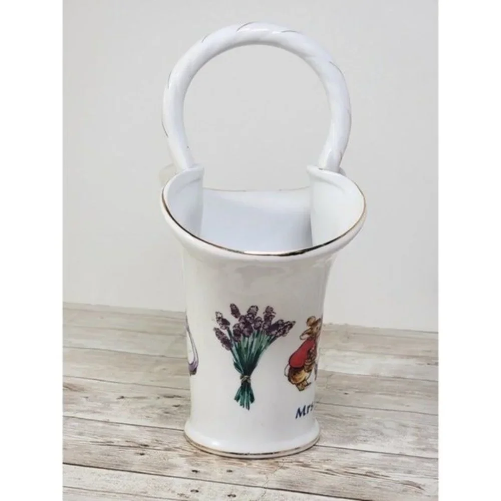 VASE PETER RABBIT BEATRIX‎ POTTER MRS. RABBIT BASKET Frederick Warne & Co 2002